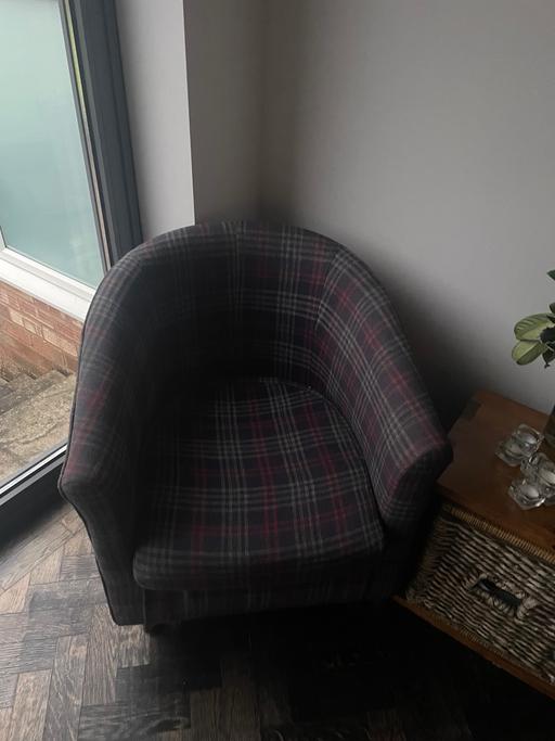 Buy & Sell West Midlands Birmingham - Photos for Two comfy bucket chairs with matching coffee