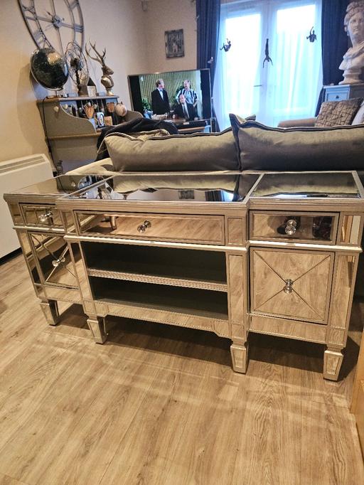 Buy & Sell West Yorkshire Leeds - Photos for Fabulous Silver Mirrored TV Media Sideboard