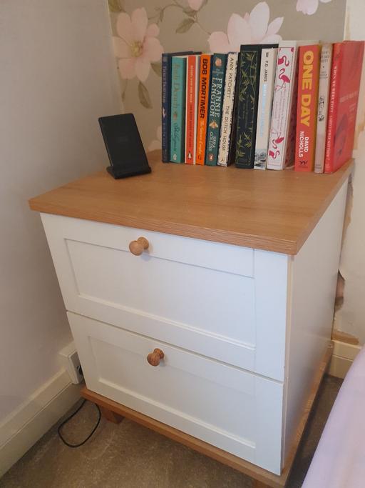 Buy & Sell South Yorkshire Doncaster - Photos for White and wood bedside drawers