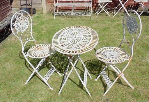 Buy & Sell West Midlands Sandwell - Photos for (#806) garden bistro table and 2 chairs