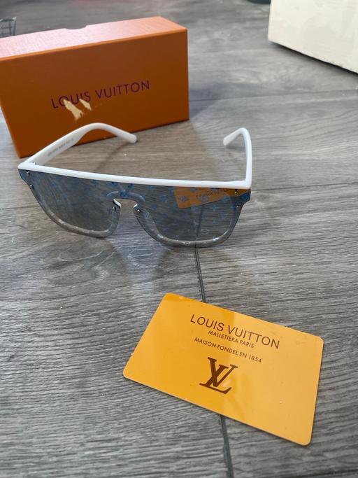 Buy & Sell West Midlands Coventry - Photos for Lv sunglasses