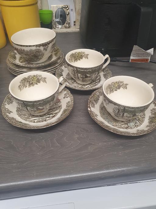 Buy & Sell Leicestershire Blaby - Photos for 12 pieces of a vintage tea service