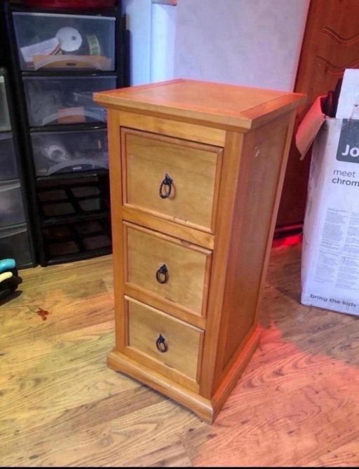 Buy & Sell East London Redbridge - Photos for WOODEN THREE DRAWS BEDSIDE TABLE