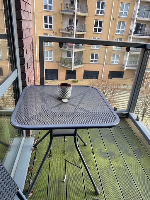 Buy & Sell East London Blackwall - East London - Photos for Aluminium Garden Table 71cm x 71cm - Canary W