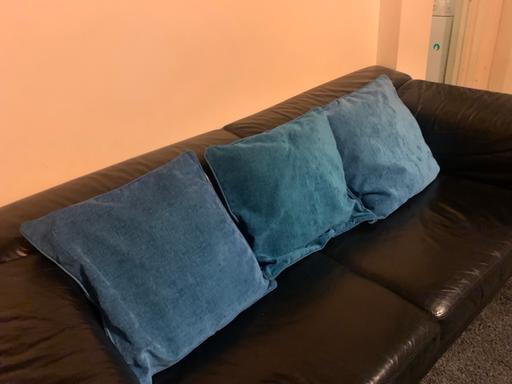 Buy & Sell Hertfordshire Watford - Photos for Cushion x 3