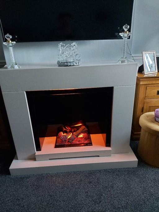 Buy & Sell South Yorkshire Rotherham - Photos for electric fire suite with realistic smoke