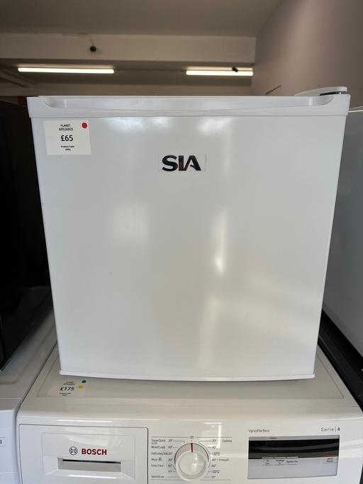 Buy & Sell West Midlands Wolverhampton - Photos for Graded SIA Table Top Fridge With Ice Box