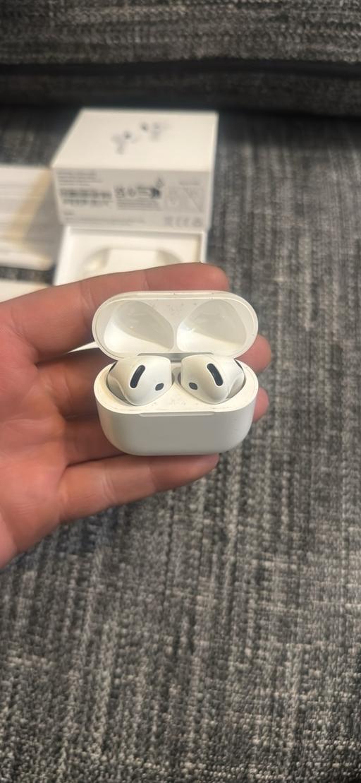 Buy & Sell Tyne and Wear South Tyneside - Photos for 4th Generation Apple AirPods (usbc)