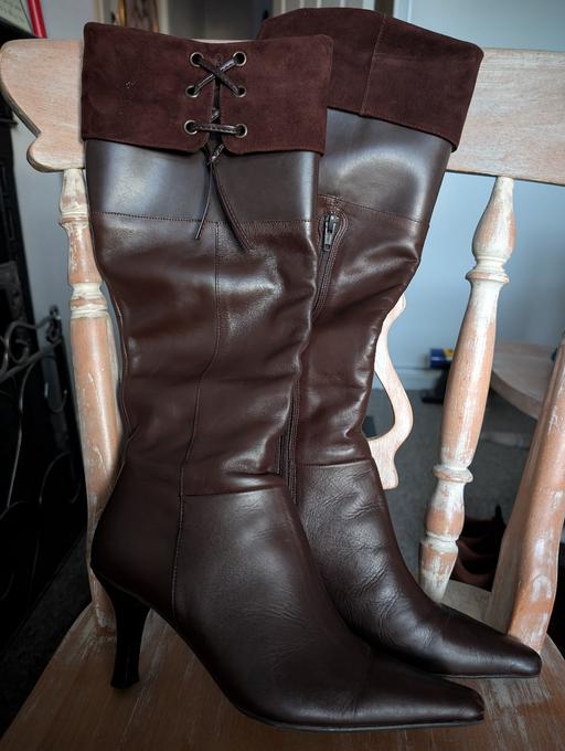 Buy & Sell Derbyshire Chesterfield - Photos for Brown Clarks Boots with Suede Laced Cuff