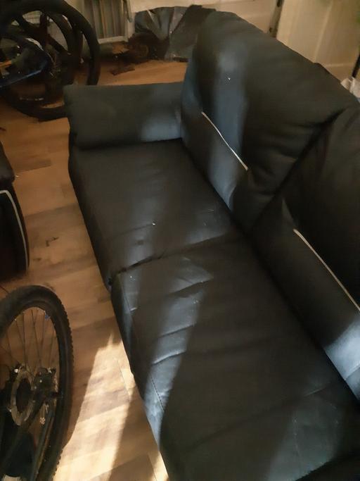 Buy & Sell Halton Weston Point - Watford - Photos for huge sofa an chair