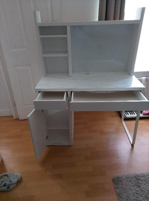 Buy & Sell Kent Ashford - Photos for Two Desks 30 pounds