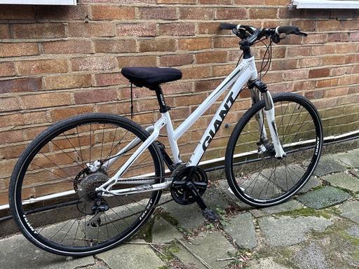 Buy & Sell North London Ponders End - North London - Photos for Giant Roam 1 Aluminium Hybrid Bike - XS