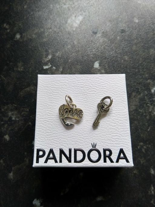 Buy & Sell Kent Sevenoaks - Photos for 2 pandora love charms