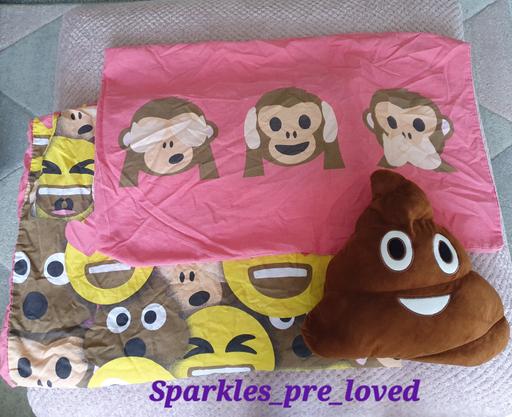 Buy & Sell South Yorkshire Doncaster - Photos for single reversible bedding emoji pillow