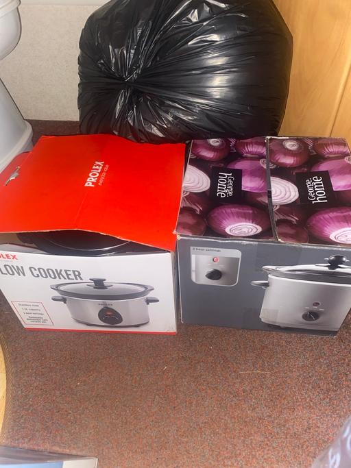 Buy & Sell West Northamptonshire Weston Favell - West Northamptonshire - Photos for 2 X Slow cooker ( 1 brandnew , 1 used once)