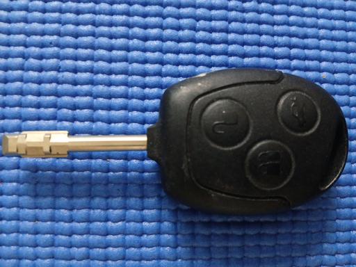 Vehicles West London Hounslow - Photos for Ford Focus programmable ignition car key.