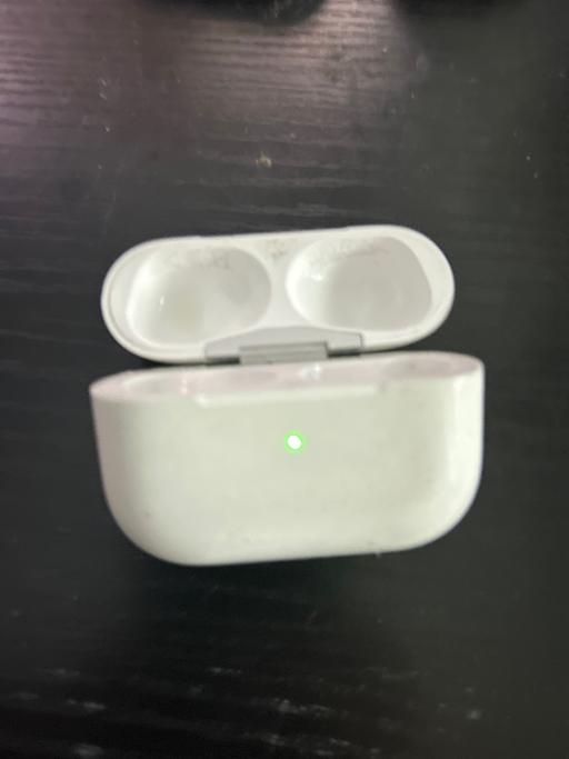 Buy & Sell East London Blackhorse Road - East London - Photos for AirPods case