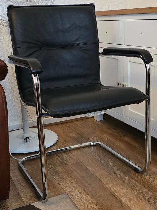 Buy & Sell South East London Woolwich - South East London - Photos for Black leather chair