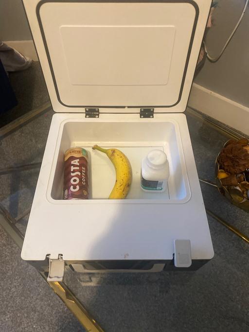 Buy & Sell North West London Kingsbury - North West London - Photos for Mini fridge (compatible with cars)