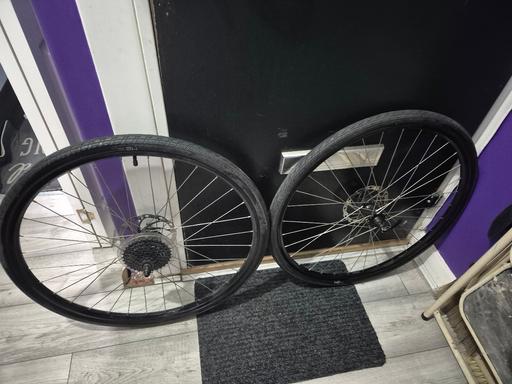 Buy & Sell South East London Surrey Quays - South East London - Photos for mint condition 8 speed 700 35c disc wheel set