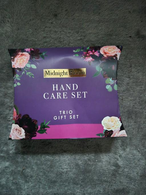 Buy & Sell Greater Manchester Manchester - Photos for new Midnight Bloom Trio Hand Care Set