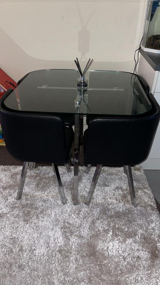 Buy & Sell West Midlands Birmingham - Photos for Dining table and chairs