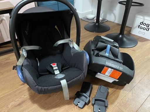 Buy & Sell West Midlands Sandwell - Photos for Maxi Cosi Isofix base, car seat and adapters