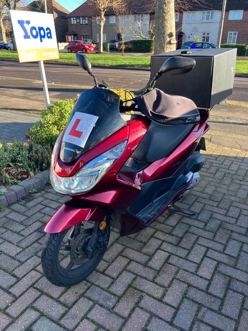 Vehicles North London Tottenham Green - North London - Photos for Honda Vision/PCX for rent