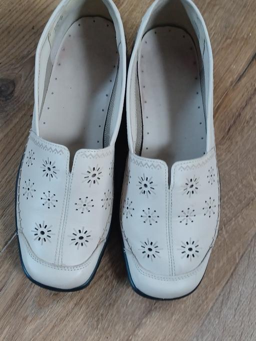 Buy & Sell Merseyside Knowsley - Photos for beige hotter shoes