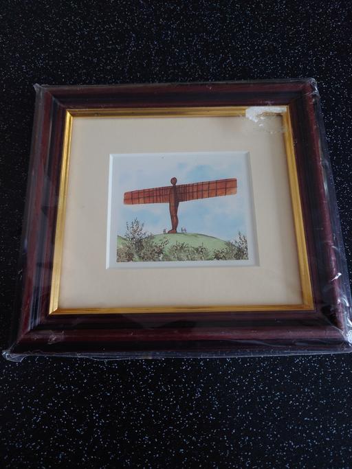 Buy & Sell Leicestershire Charnwood - Photos for Small angel of the north framed picture