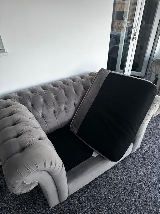 Buy & Sell Nottinghamshire Newark and Sherwood - Photos for Grey Love Seat Matte Velvet (Chesterfield)