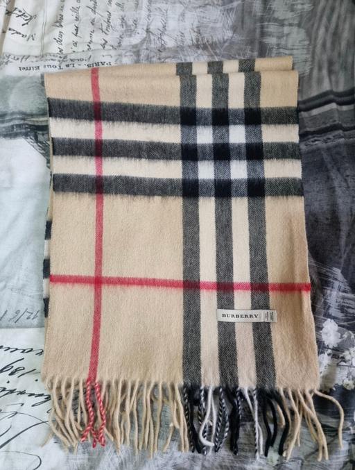 Buy & Sell West London Hounslow - Photos for Cashmere Burberry scarf