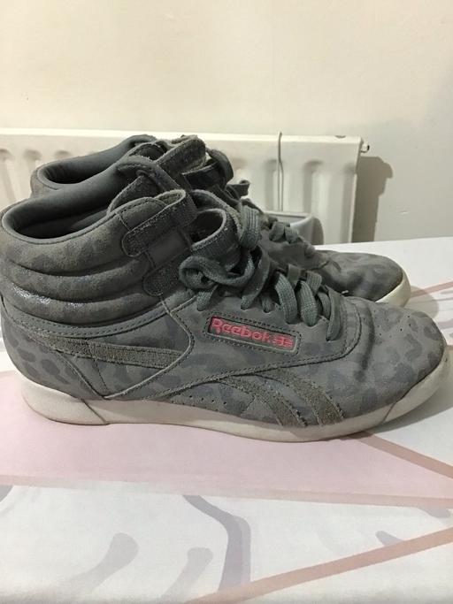 Buy & Sell Surrey Reigate and Banstead - Photos for Light Grey Reebok Hi-Top Trainers