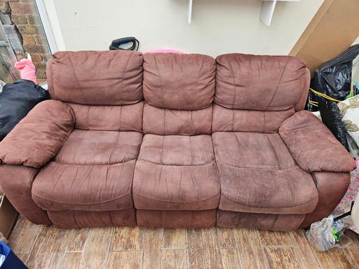 Buy & Sell West Midlands Sandwell - Photos for 3 seater recliner sofa