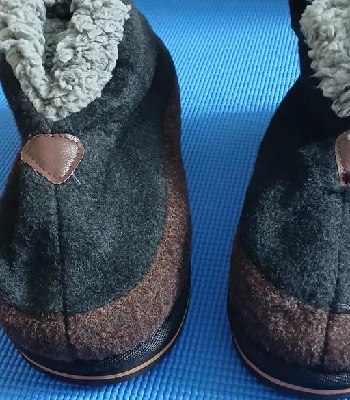 Buy & Sell West London Hounslow - Photos for KUAILU size 9 unisex fulfy fur Boots