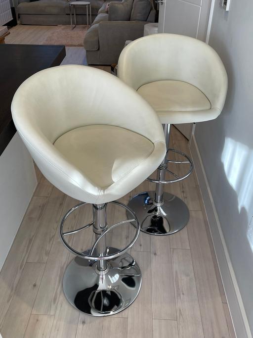 Buy & Sell East London Redbridge - Photos for Pair of White/Ivory leather/chrome bar stools