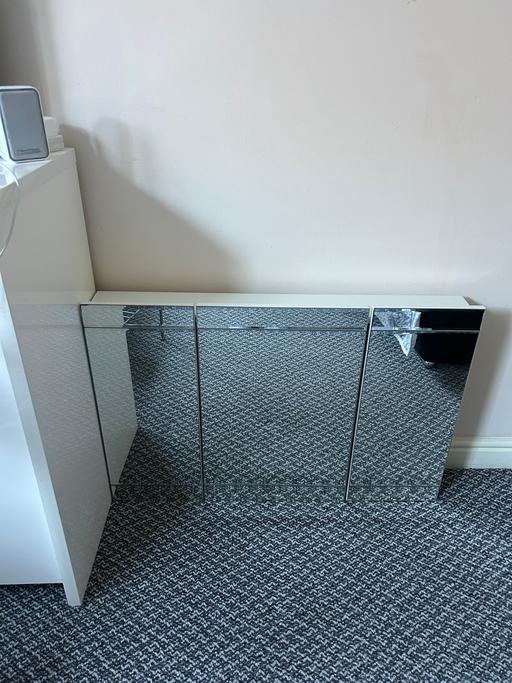 Buy & Sell East London Beckton - East London - Photos for Sturdy Mirror Wall Cabinet