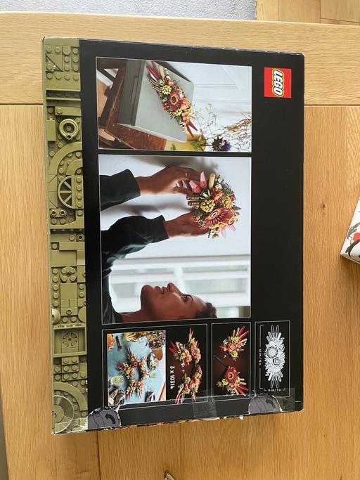 Buy & Sell South West London Kingston upon Thames - Photos for Lego flower centerpiece