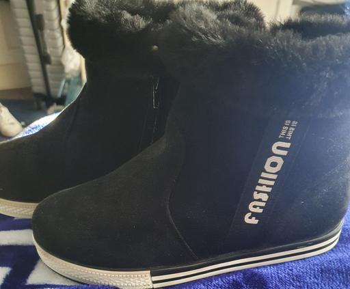 Buy & Sell North West London Dollis Hill - North West London - Photos for fashion black boots with fur