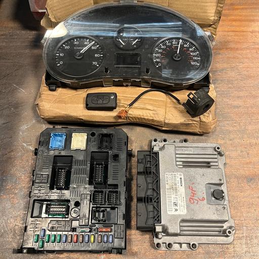 Vehicles West Midlands Wolverhampton - Photos for Peugeot Partner 1.6 Diesel Complete ECU Kit