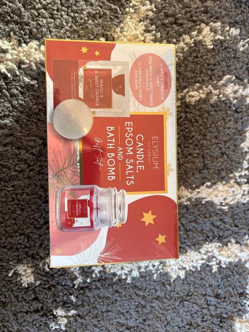 Buy & Sell West Midlands Dudley - Photos for Candle and bath gift set