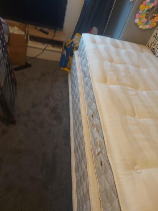 Buy & Sell Denbighshire - Wales Rhyl - Denbighshire - Photos for single diven bed with mattress and headboard