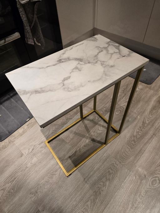 Buy & Sell North London Edmonton - N9 - Photos for Marble Effect Side Table with Gold Frame