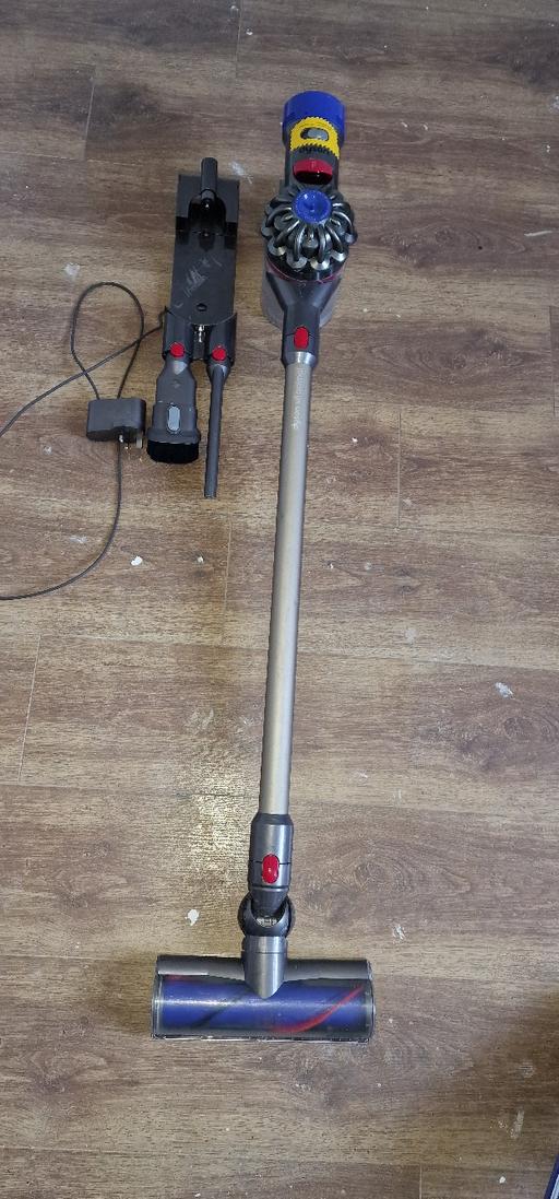 Buy & Sell South Yorkshire Rotherham - Photos for Dyson V8 animal cordless Vacuum cleaner