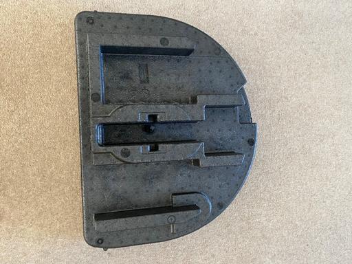 Vehicles West Midlands Walsall - Photos for Boot spare wheel holder