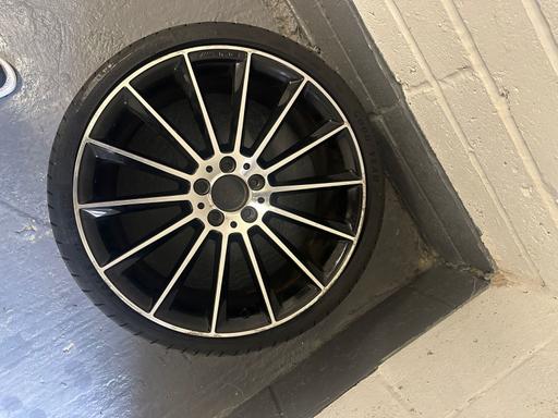 Vehicles South East London Croydon - Photos for Genuine Mercedes E Class Benz Alloy Wheel