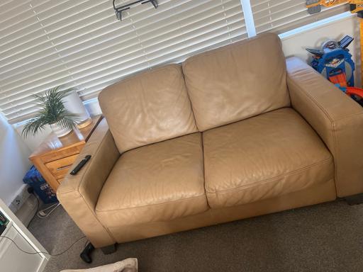 Buy & Sell South East London Croydon - Photos for 2 natuzzi leather sofas