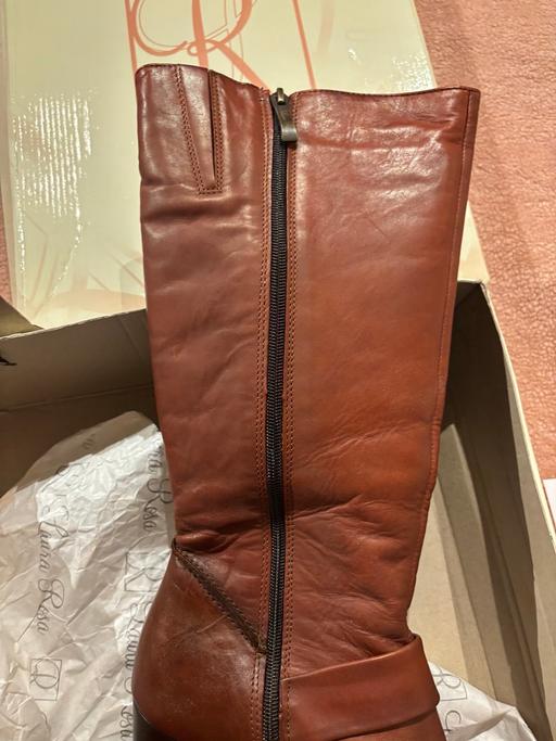 Buy & Sell Kent Medway - Kent - Photos for Brown boots size 4