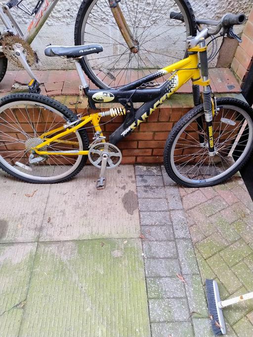 Buy & Sell West Midlands Sandwell - Photos for 2 bikes spares or repairs