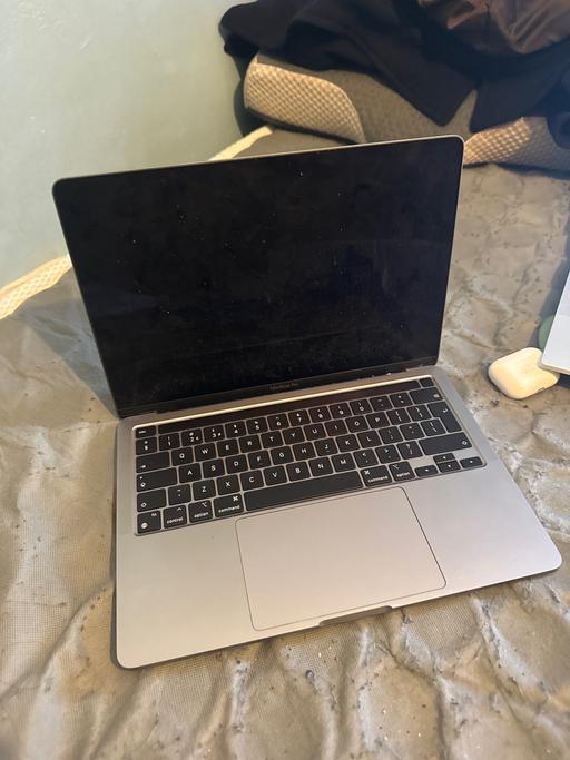 Buy & Sell Surrey Guildford - Photos for MacBook Pro 2022 M2 